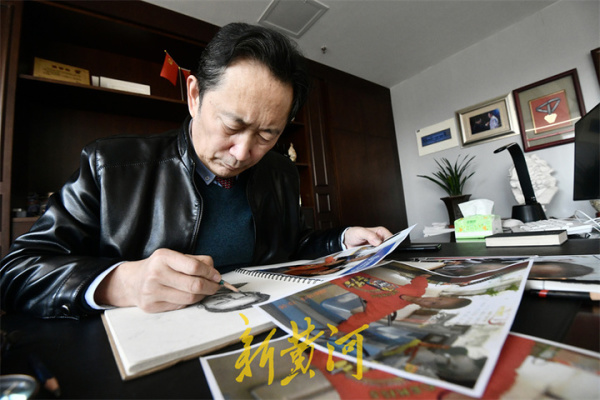 电影《亲爱的》另一原型杜小华来济，找神笔警探为走失的儿子画像休闲区蓝鸢梦想 - Www.slyday.coM