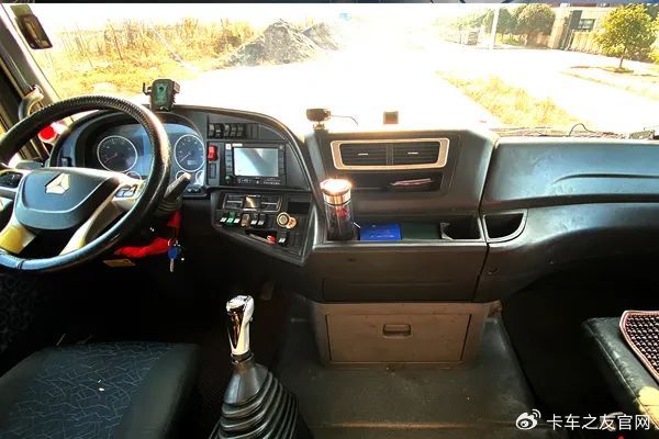 魏文华百万公里无大修重汽汕德卡品质常在卡车之友网