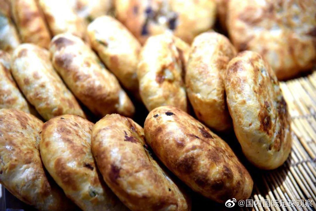 肉火烧的香是菜火烧比不了的.