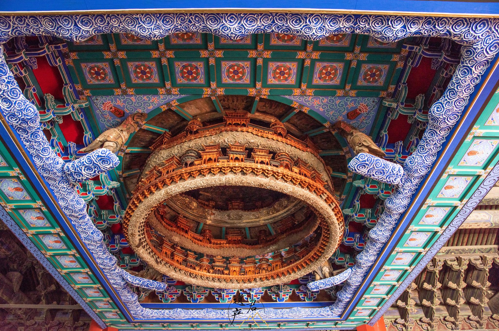 北京古建筑博物馆收藏了一件明代隆福寺正觉殿的藻井