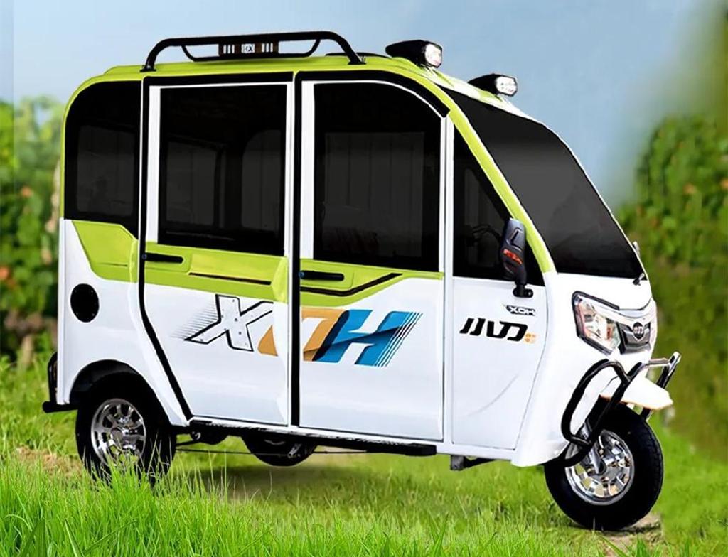 小刀500全封闭电动三轮车亮相动力足续航远可载5人以上