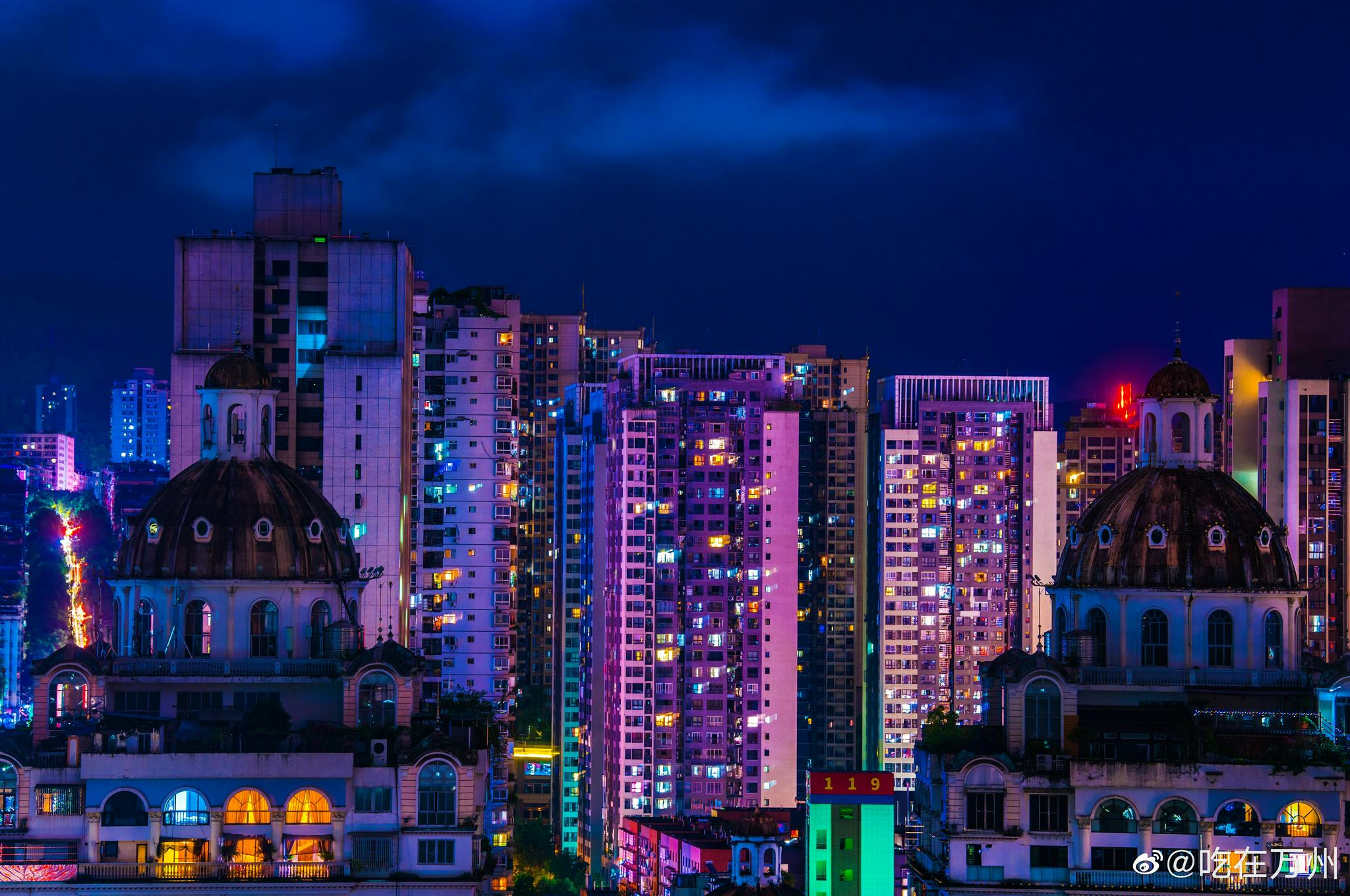 当万州城市夜灯亮起的那一刻拍下万家灯火的那一瞬