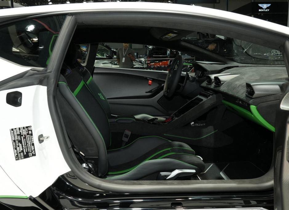 推出车前盖顶部绿色套装,"带点绿,过得去"-新浪汽车