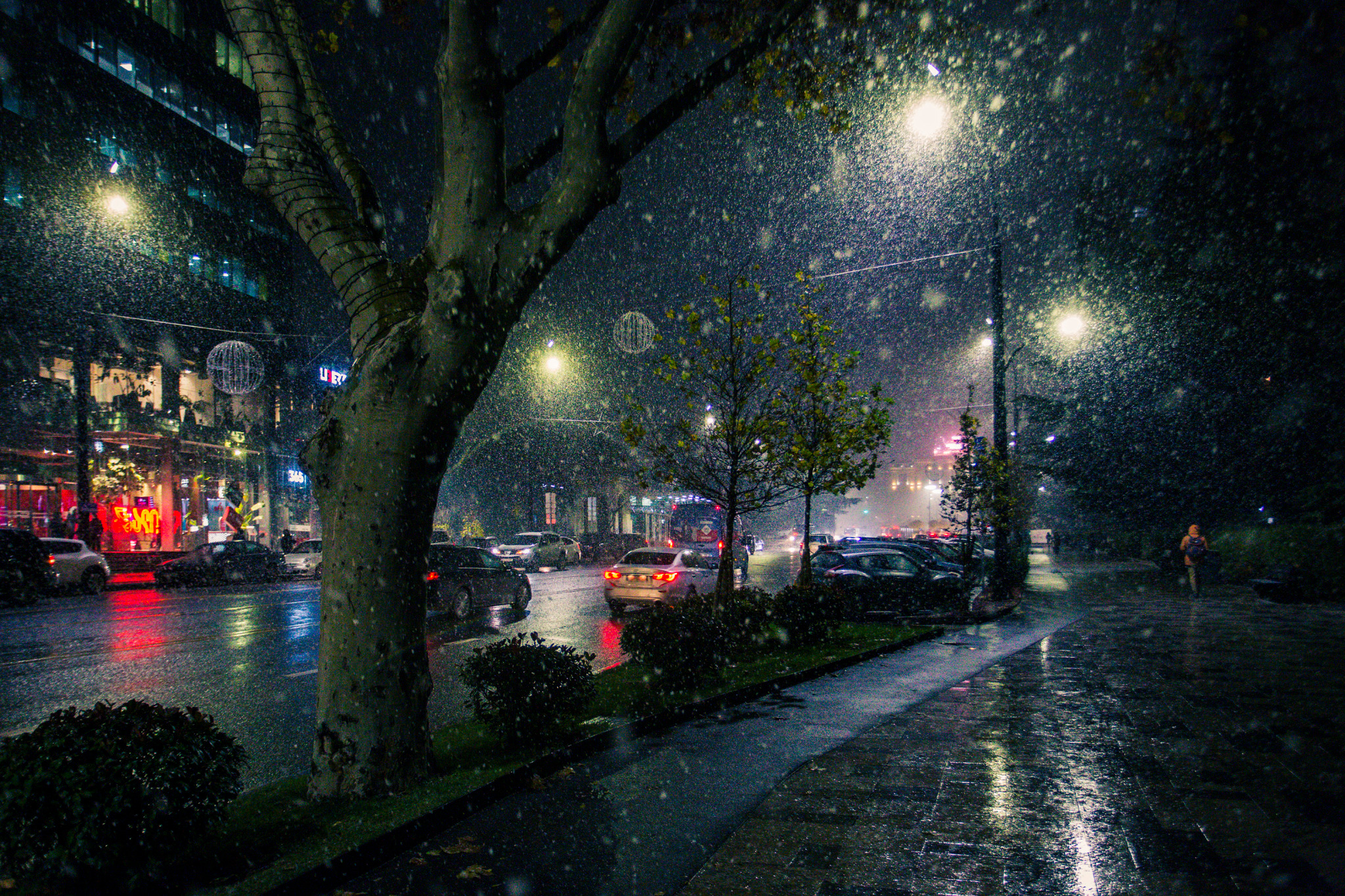 雨夜 | 573p5__财经头条