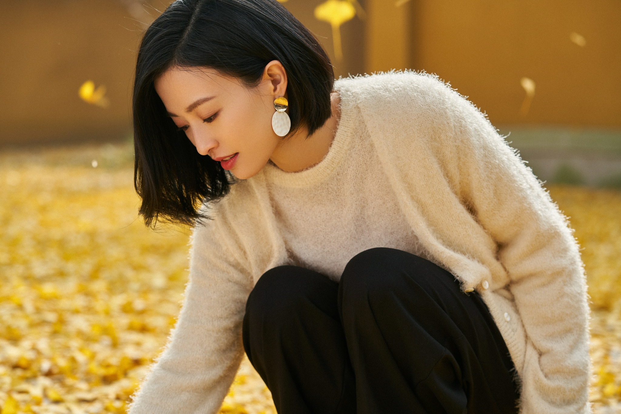 今晚与顾白芷马吟吟一起守候