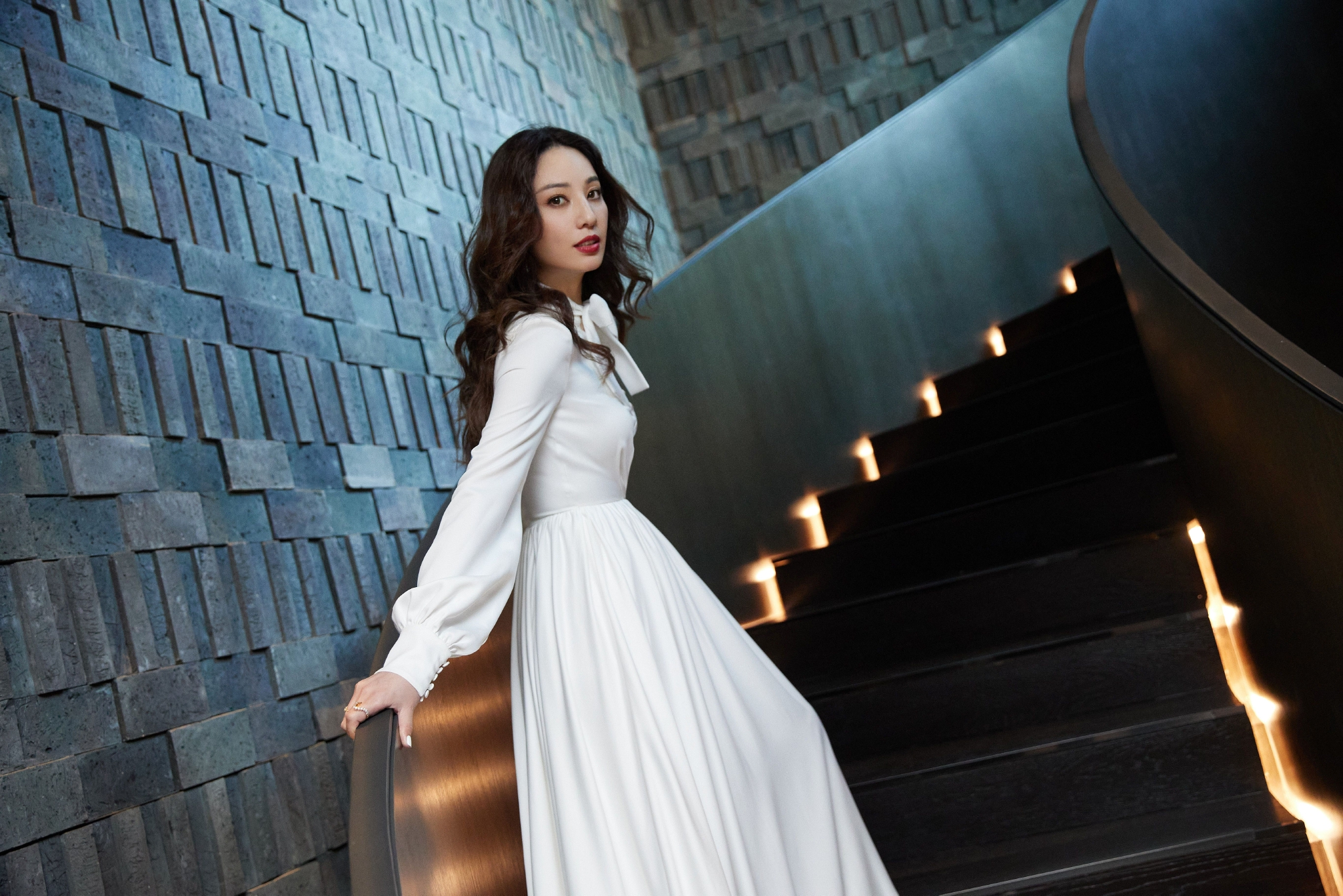 咱就是说,郑希怡这套图有点子好看……__财经头条