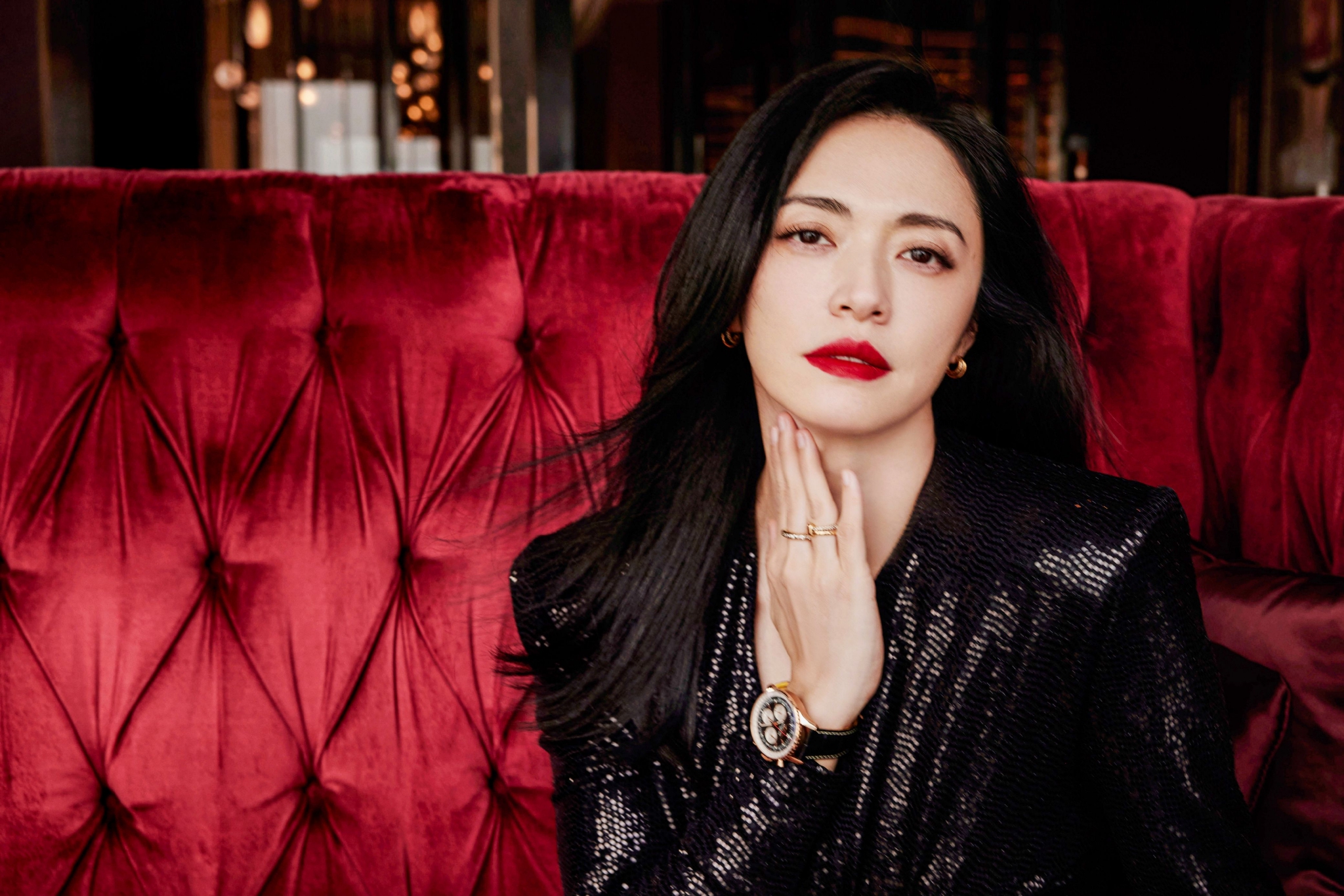 姚晨 烈焰红唇 黑色亮片束腰裙_高清图集_新浪网