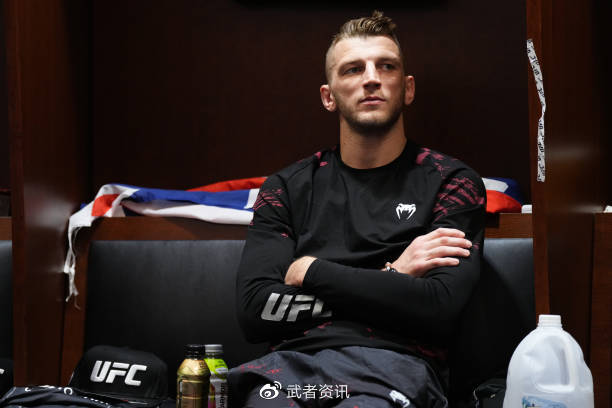 ufc285丹胡克因伤退赛