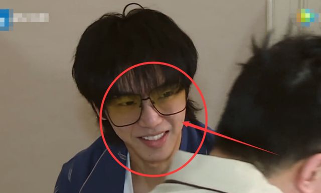 有一种"失恋"叫华晨宇素颜,五官差距大,杨迪乍一看愣没认出来