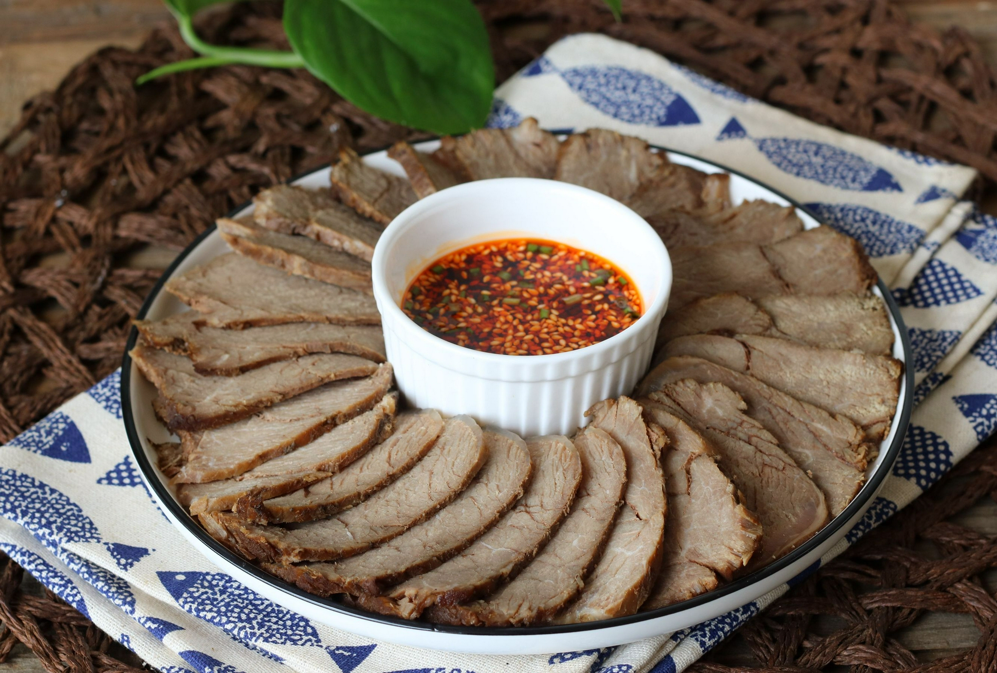 做一份下饭还下酒的卤牛肉家人都喜欢香味浓郁