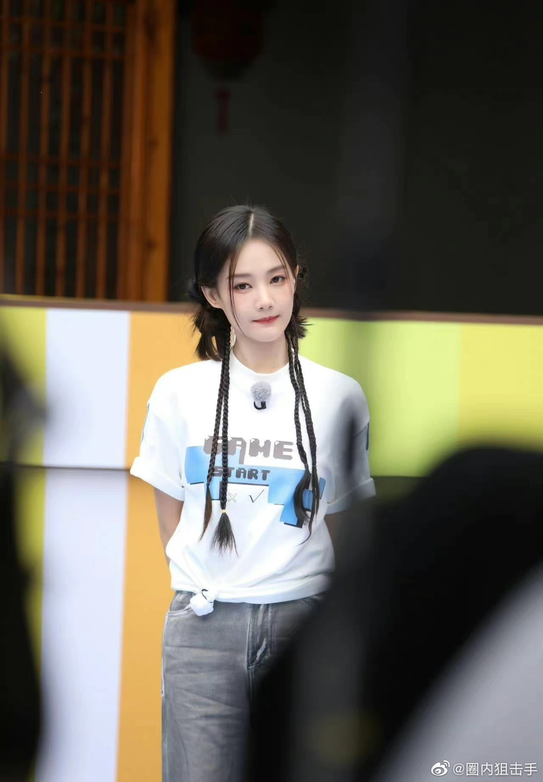 李一桐的双丸子头太甜美了吧!是喜欢吹泡泡的小可爱一枚吖__财经头条