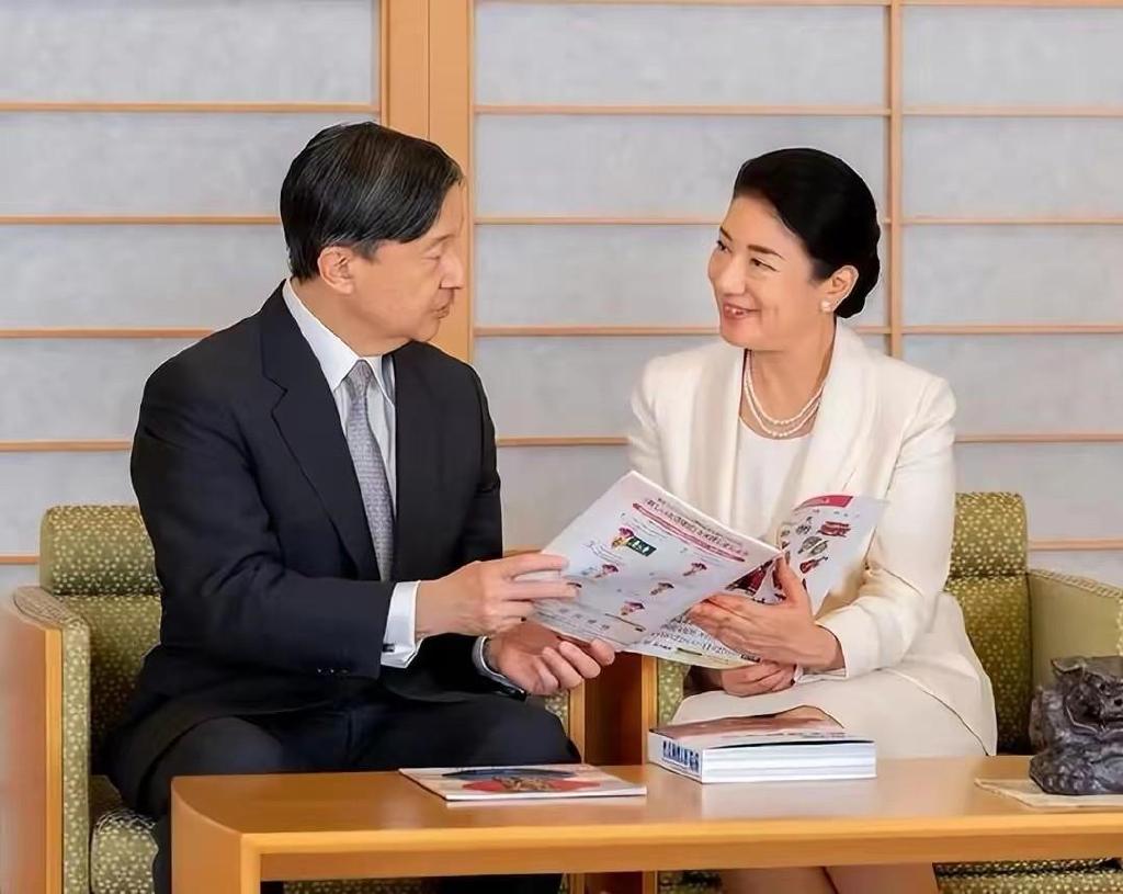 日本雅子皇后喜迎59岁生日！和德仁天皇拍甜蜜合照，狂撒狗粮|雅子|皇后|天皇_新浪新闻