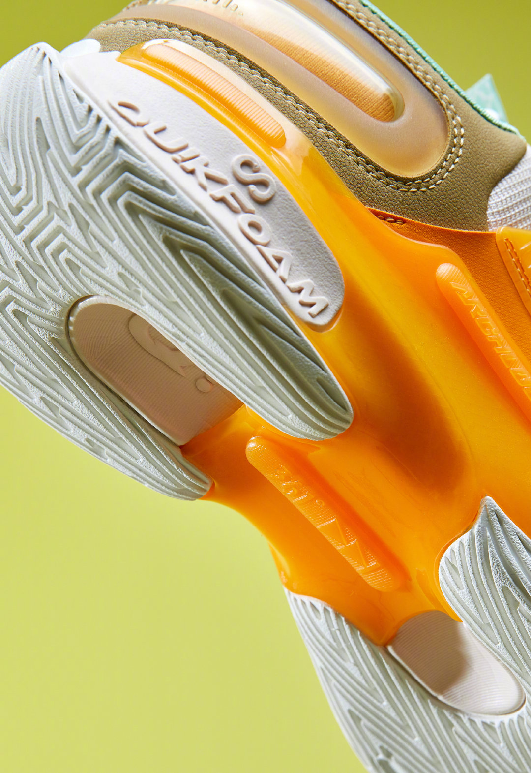 中国人自己的签名鞋可兰白克的签名鞋款克制2代