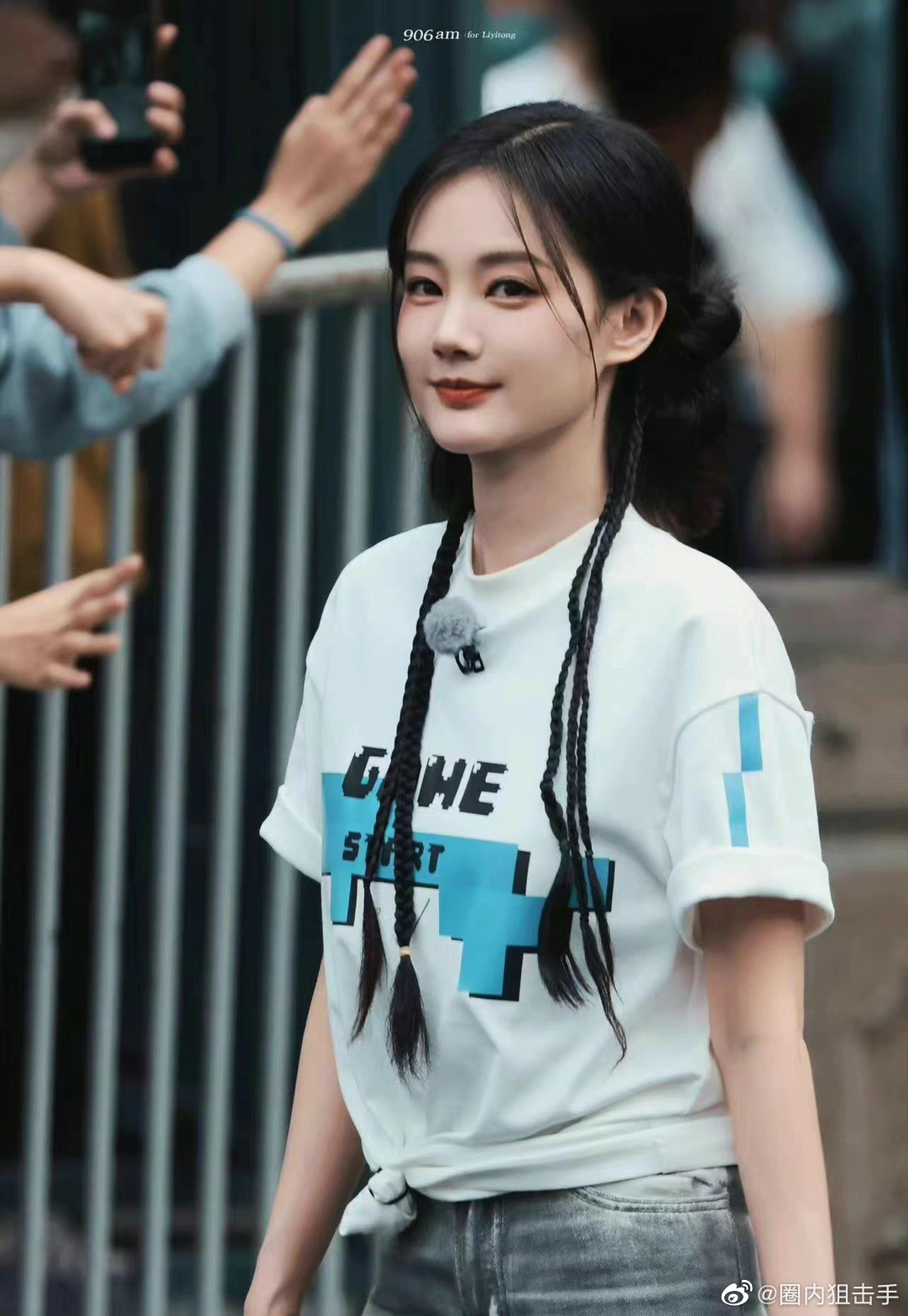 李一桐的双丸子头太甜美了吧!