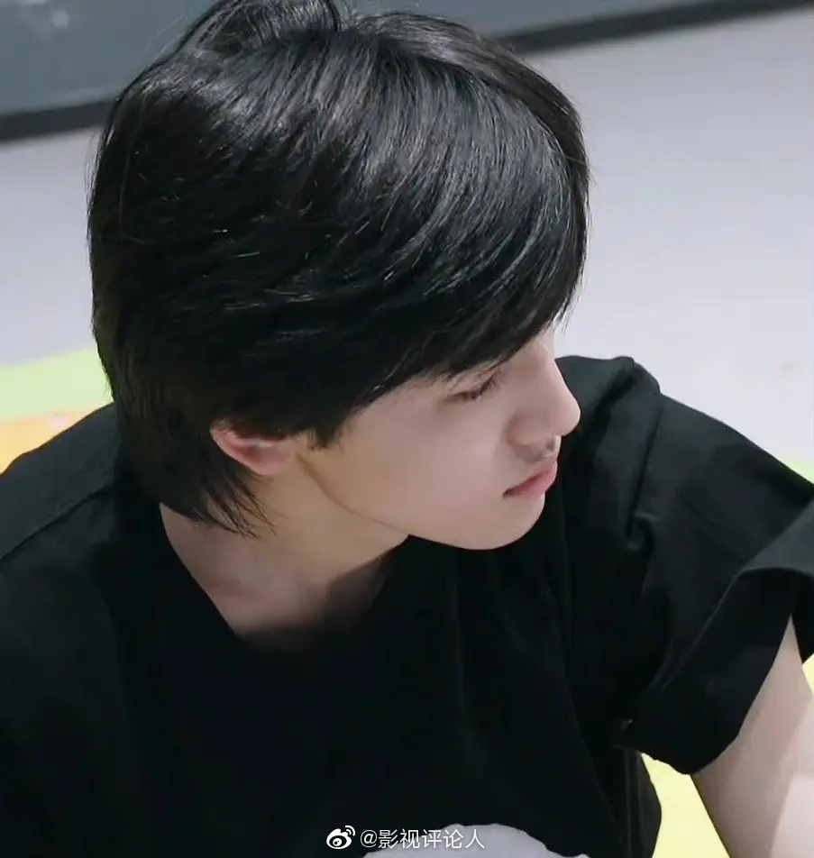 宋亚轩的素颜好绝阿!白白嫩嫩的皮肤超级好!__财经头条