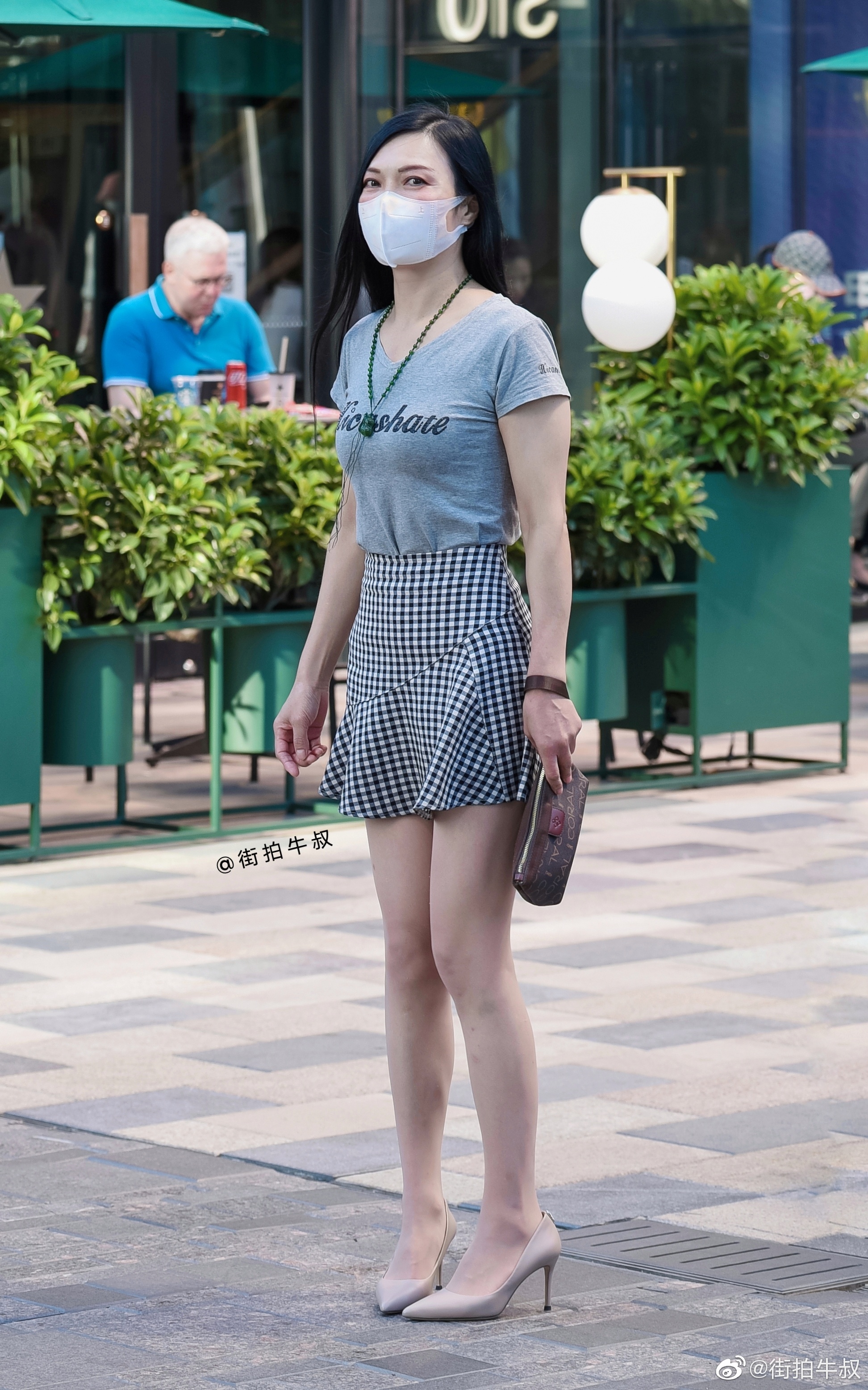 高挑熟女标签:细高跟,大长腿,披肩长发