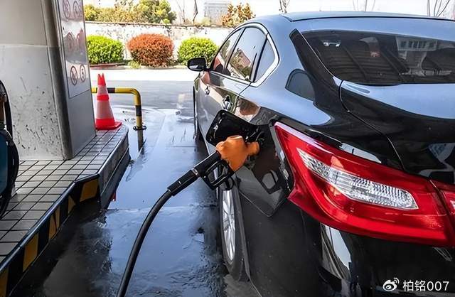 电动汽车价格战带来的后果消费者都在等燃油车再降价