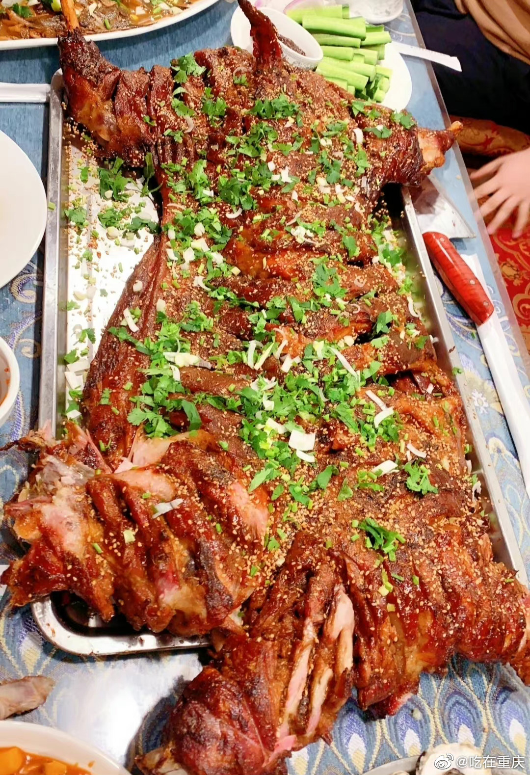 有想吃烤全羊的小伙伴吗