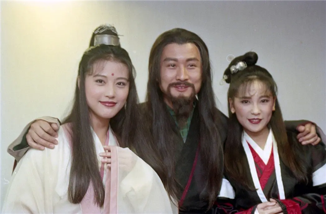 94版《倚天屠龙记》为啥褒贬不一?"咆哮帝"和"许仙"深入人心