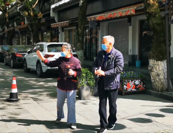 送菜送药，嘘寒问暖，疫情之下杭州这个小区内的生活依旧充满温馨休闲区蓝鸢梦想 - Www.slyday.coM