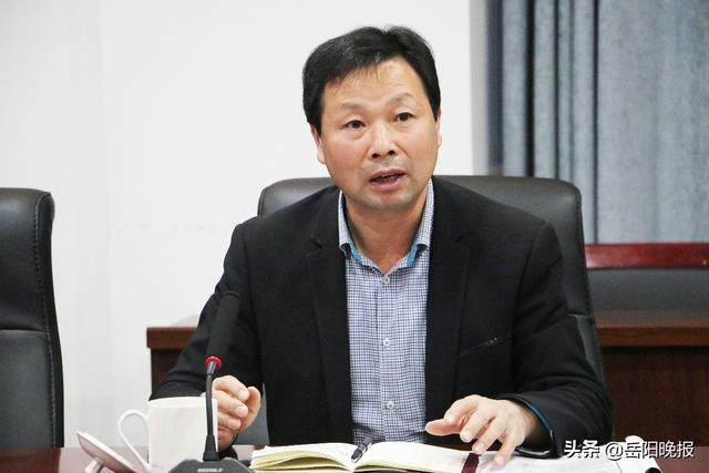 岳阳县教体局局长李林一行到雅礼实验学校调研