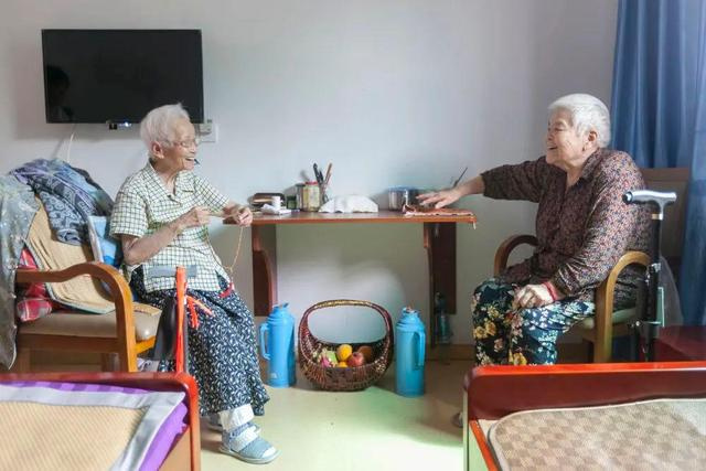 23年前，上海一群老人众筹买楼养老，现在怎么样了？