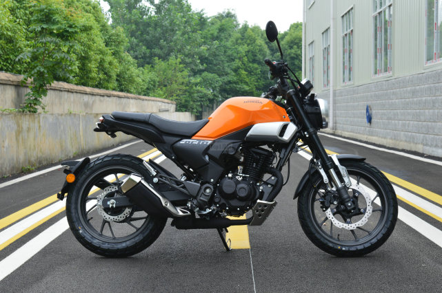 最值得购买的入门级复古 新大洲本田cb190tr 新色到店-新浪汽车