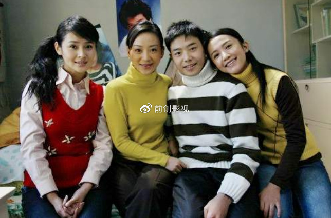 “贵姐”于明加晒齐肩短发照，穿小背心秀六块腹肌，两女儿颜值高休闲区蓝鸢梦想 - Www.slyday.coM