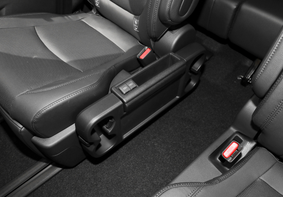 35万家用MPV怎么选?丰田赛那对比极氪009谁更强？