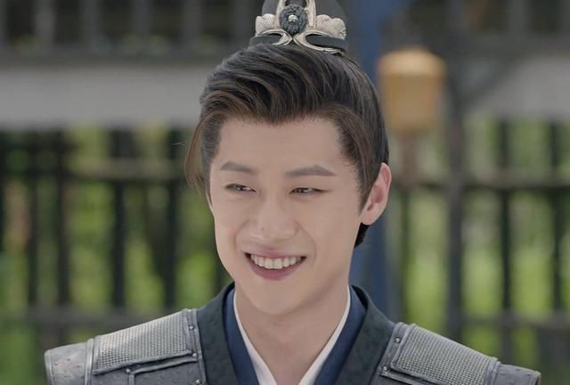 陆征深爱封尘月可是封尘月心里早已装满了尉迟龙炎