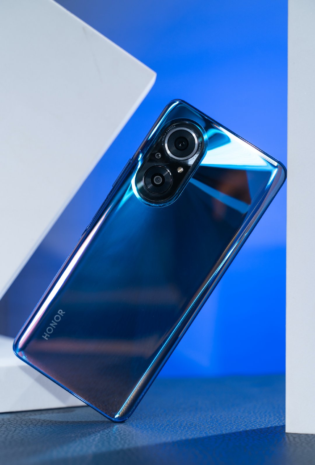 1亿像素最窄边框只要2399的荣耀50se值不值