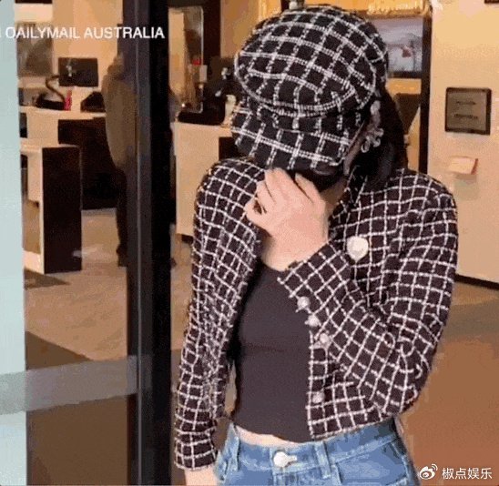 两个月了,杨兰兰是谁还是谜?这或许不重要|杨兰兰|劳斯莱斯|隐身术