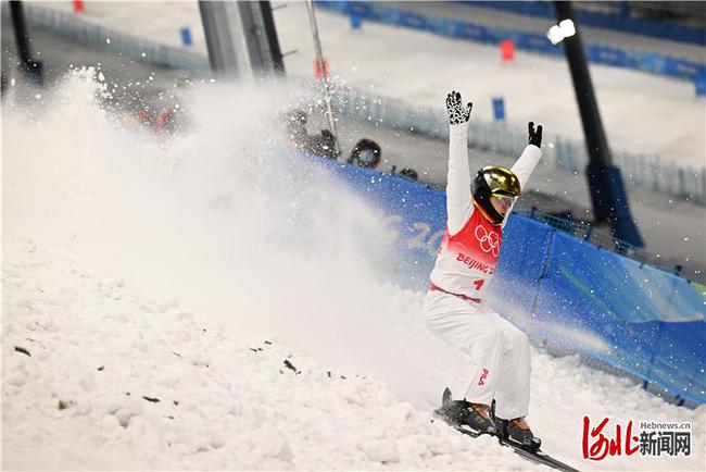 【聚焦北京冬奥会】自由式滑雪空中技巧混合团体决赛 中国队排名第一晋级次轮休闲区蓝鸢梦想 - Www.slyday.coM