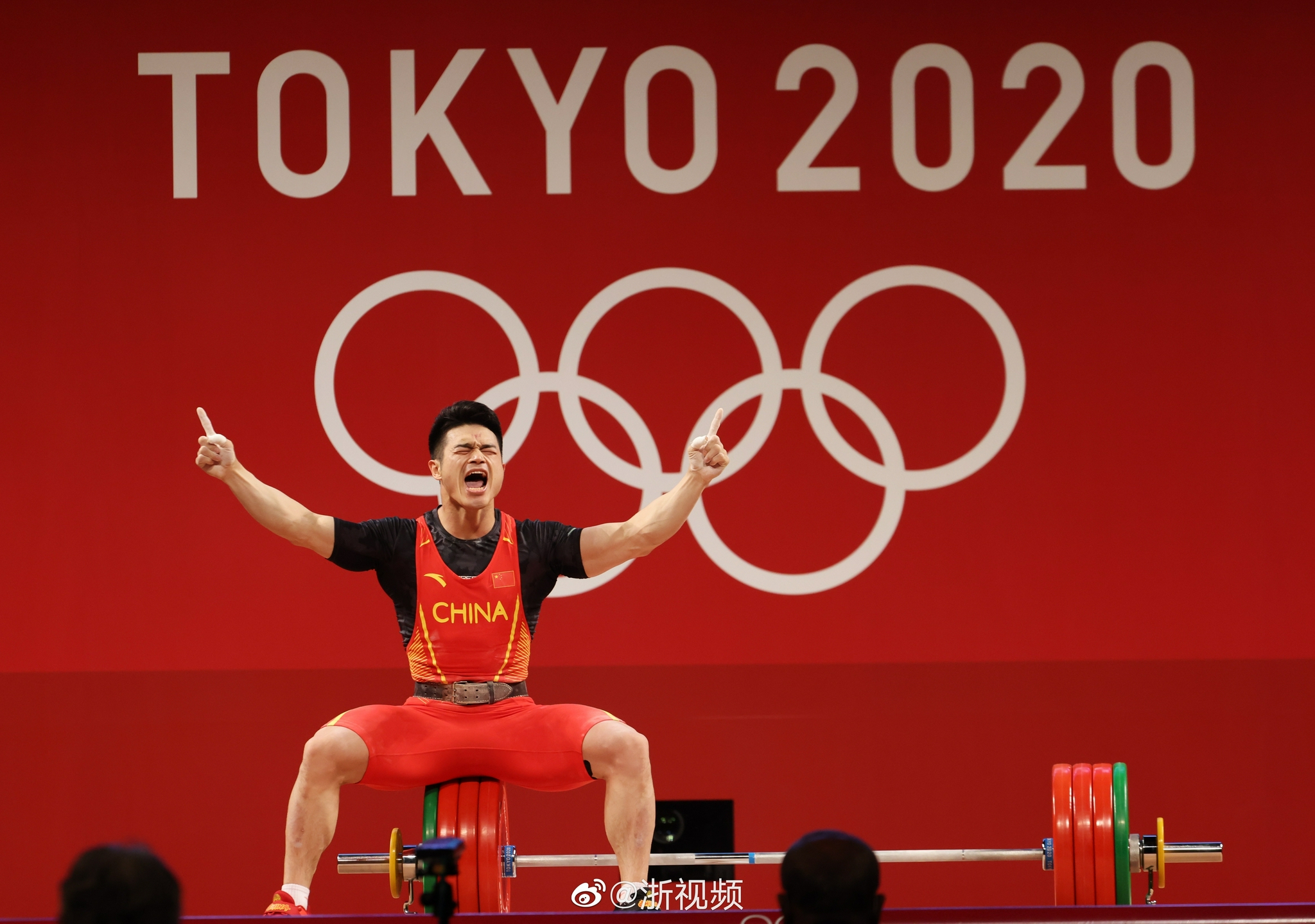 第12金!石智勇举重男子73公斤级夺金