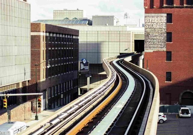 底特律一座闻名世界的汽车城由辉煌走向没落