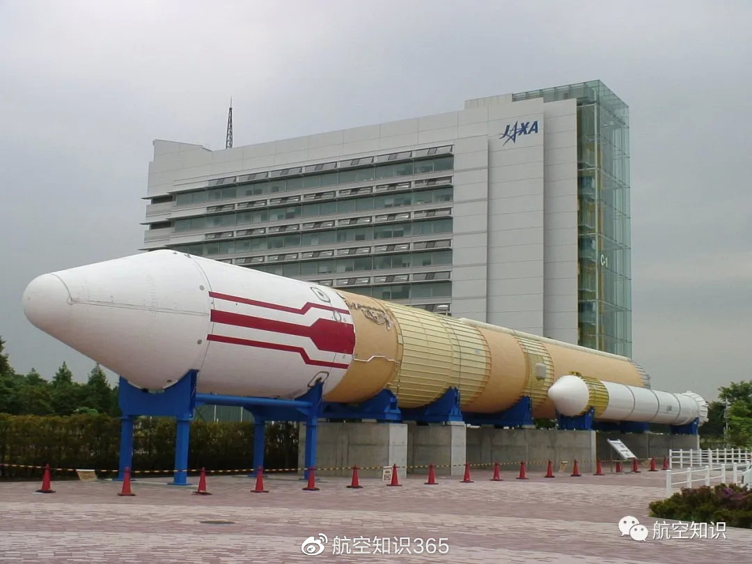 日本用l拉姆达-4s运载火箭成功发射了第一颗人造卫星"大隅"号,成为继