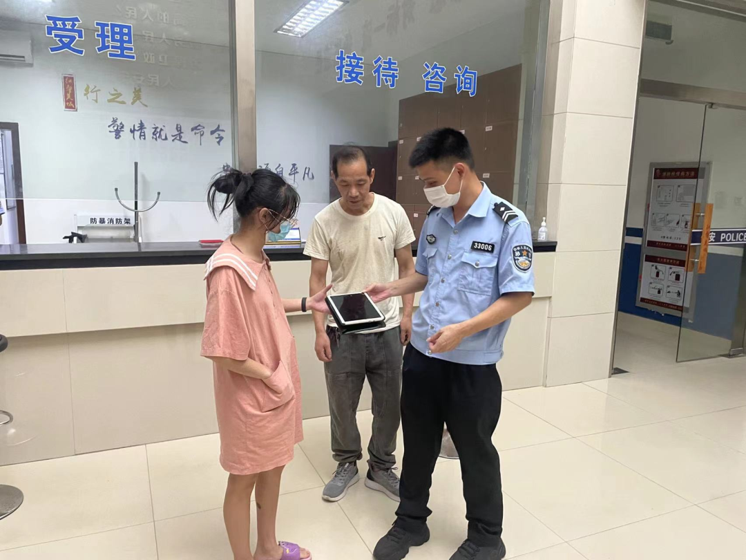 深夜，小伙猛翻垃圾堆，只为了一个承诺……承载的却是女孩的梦想！休闲区蓝鸢梦想 - Www.slyday.coM