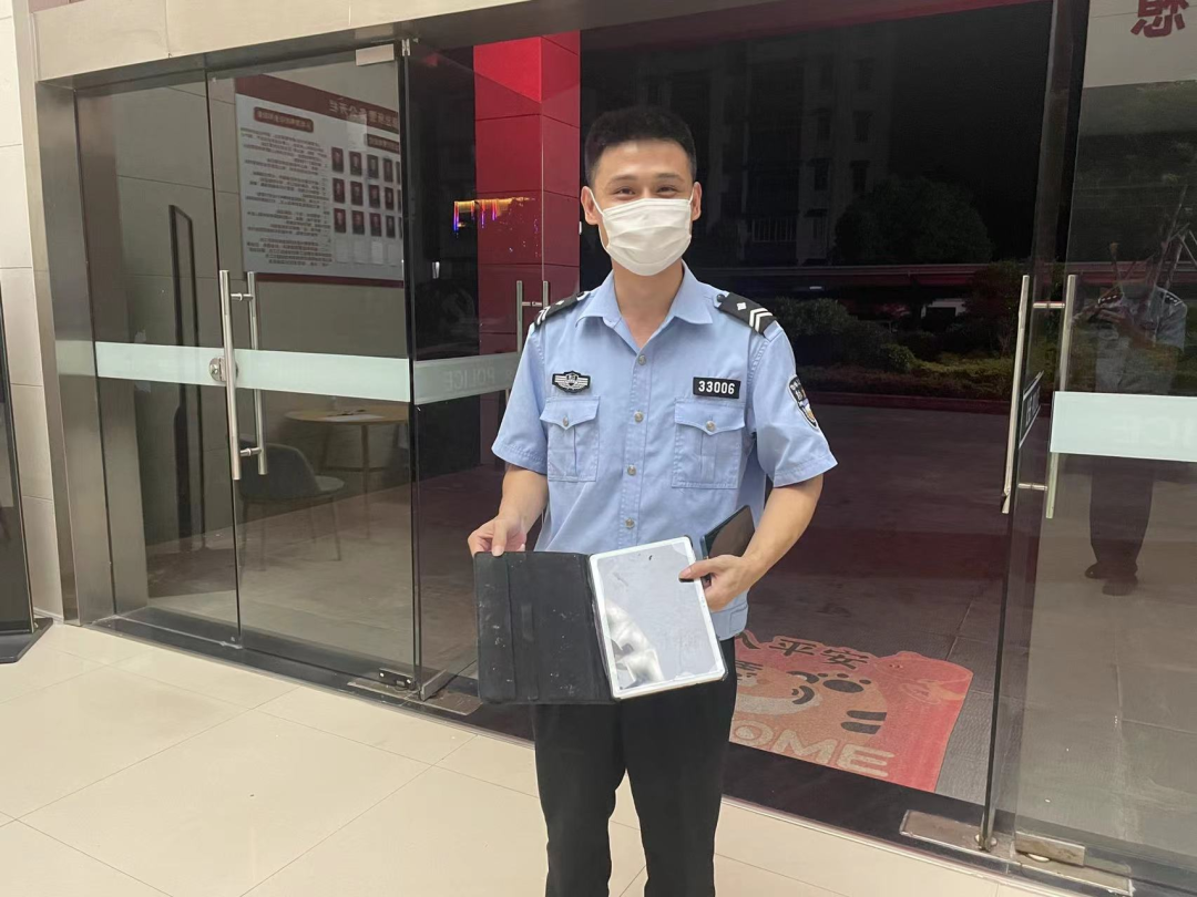 深夜，小伙猛翻垃圾堆，只为了一个承诺……承载的却是女孩的梦想！休闲区蓝鸢梦想 - Www.slyday.coM