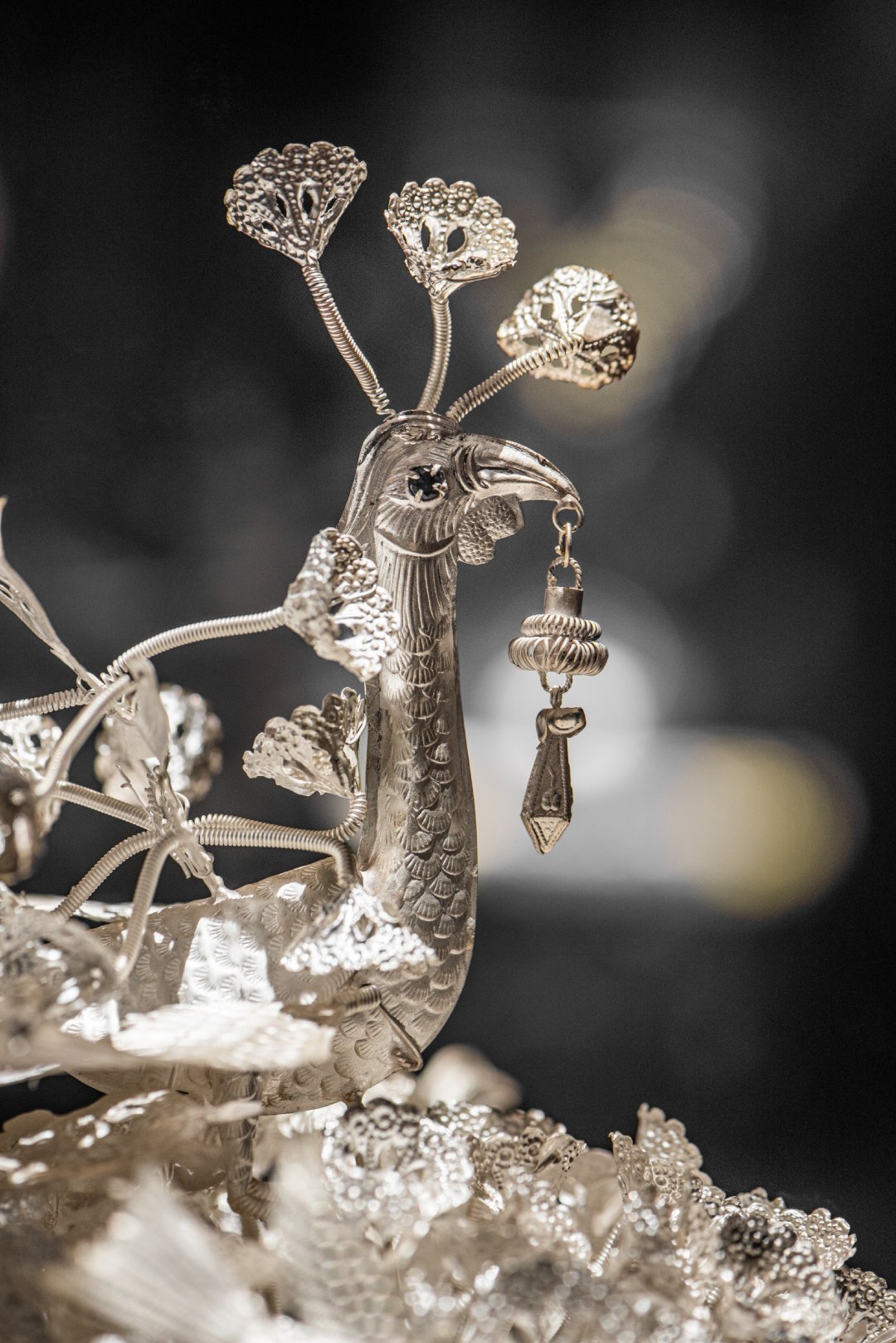 贵州民族博物馆藏苗族银凤冠