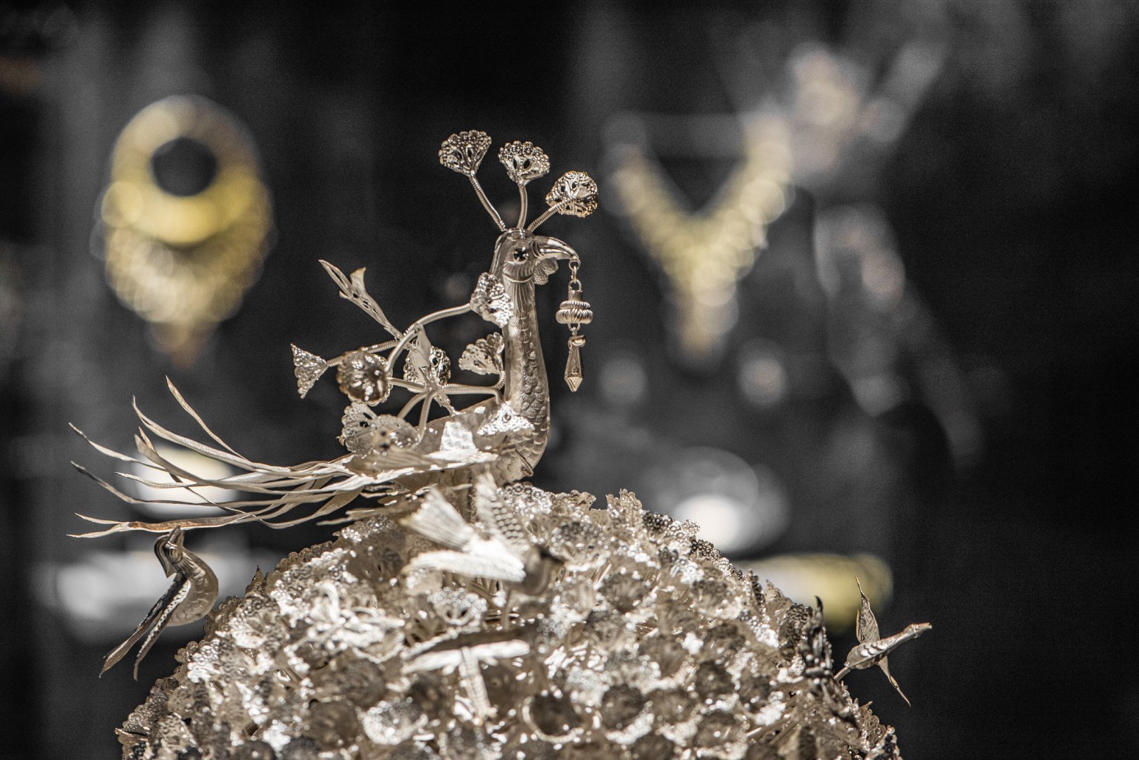 贵州民族博物馆藏苗族银凤冠