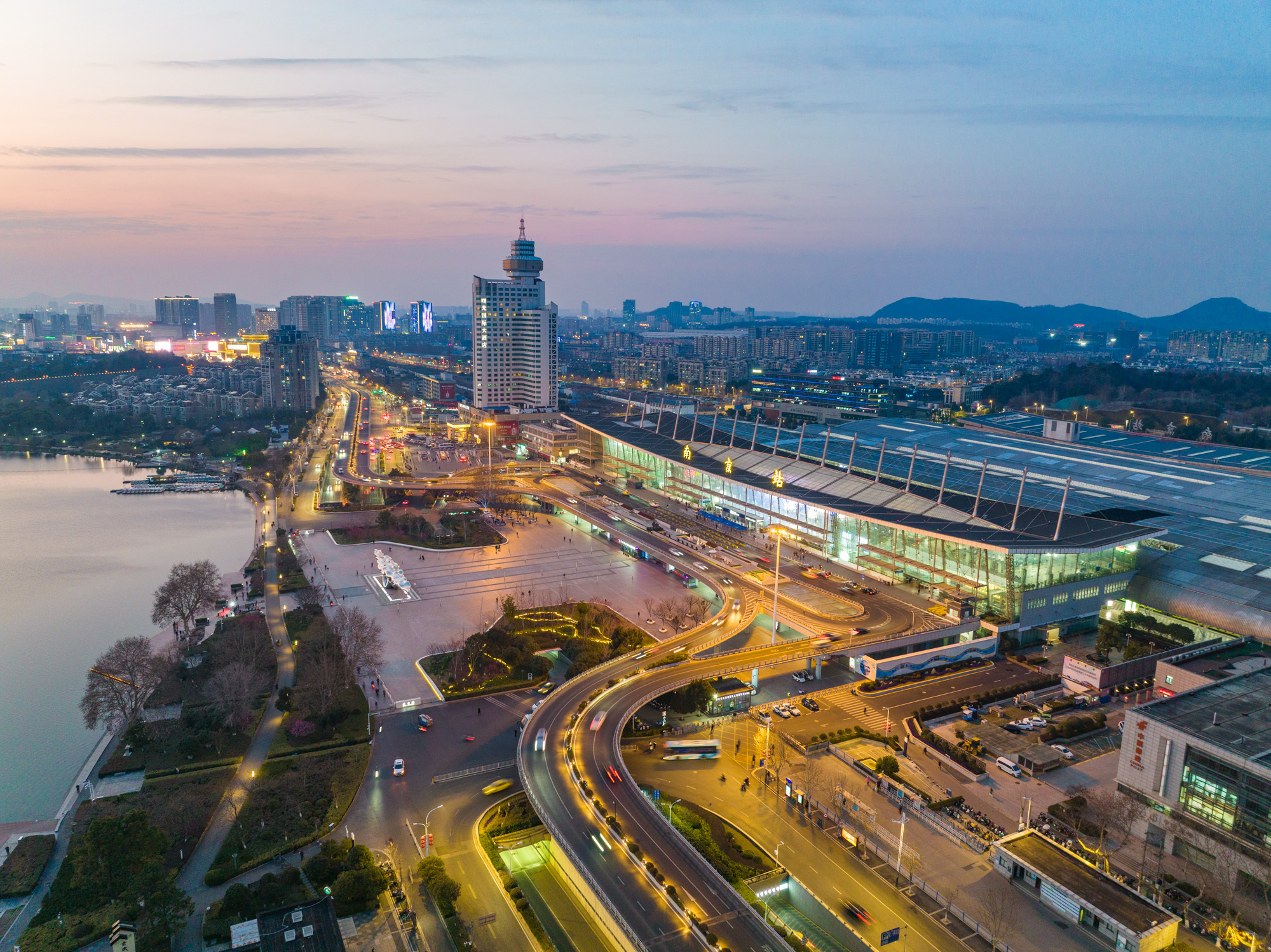 玄武湖南京火车站新庄立交夜景