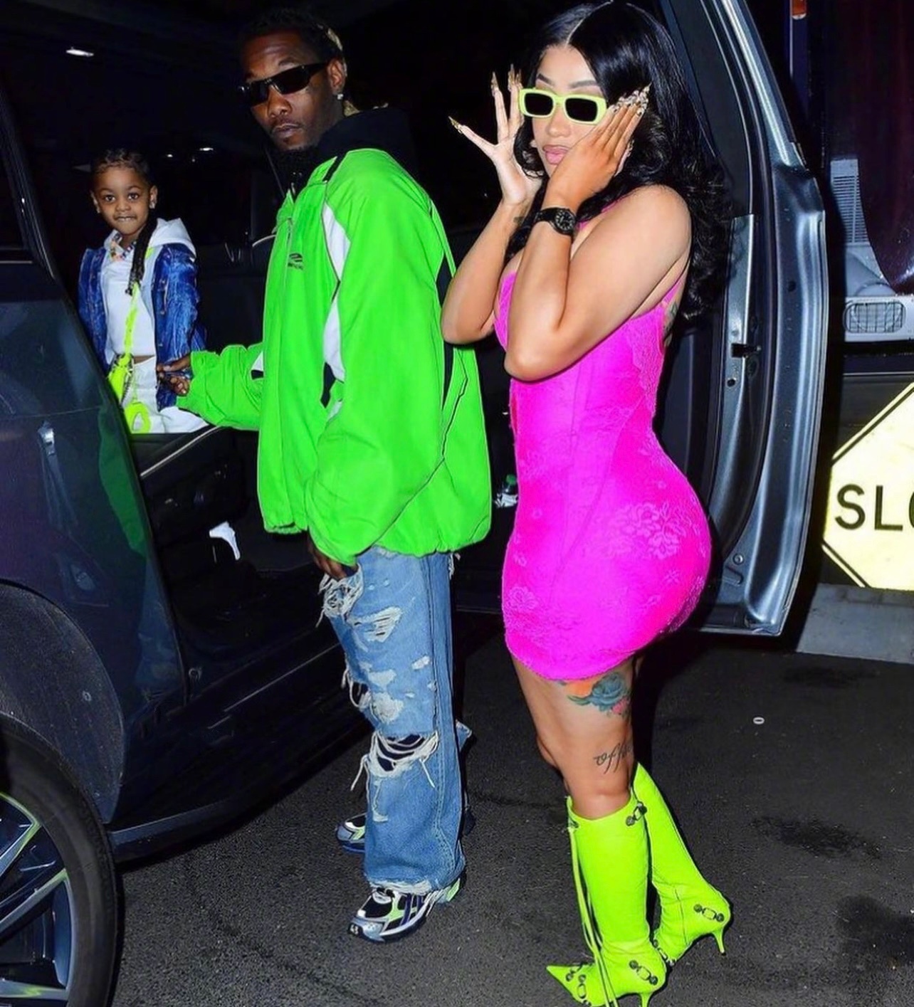 卡老师cardi b和丈夫offset带着女儿闪亮外出的街拍__财经头条