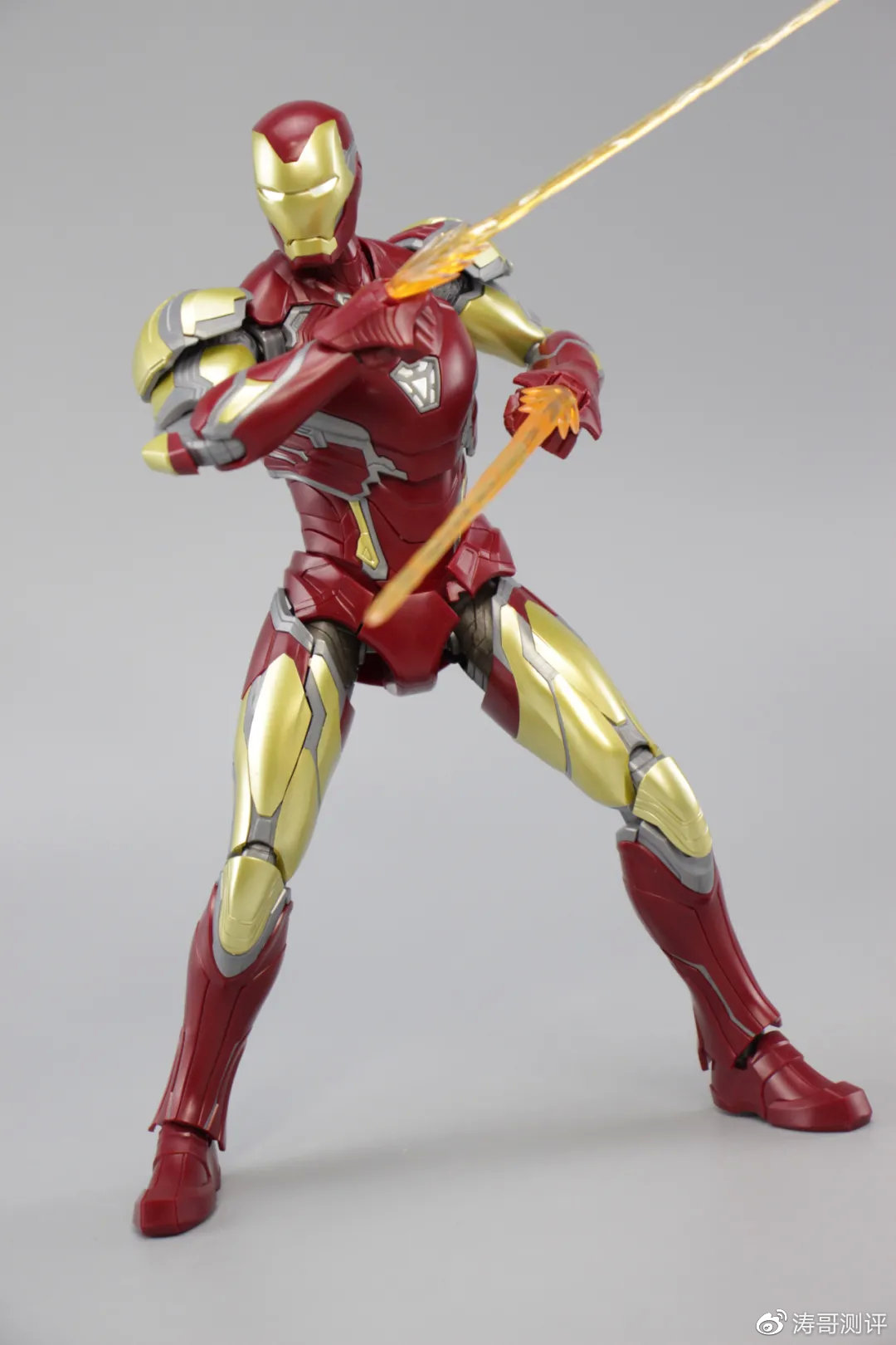 塑料感强御模道标准版钢铁侠mk85拼装模型测评