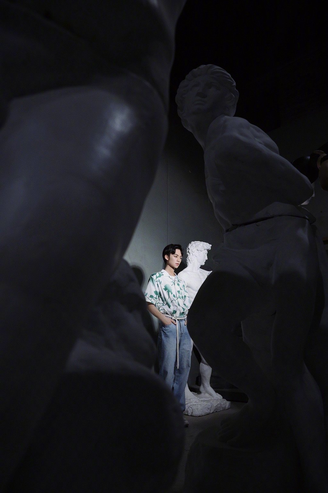 24            微博明星 1 / 7 饰演了不少男星童年角色的@演员黄毅