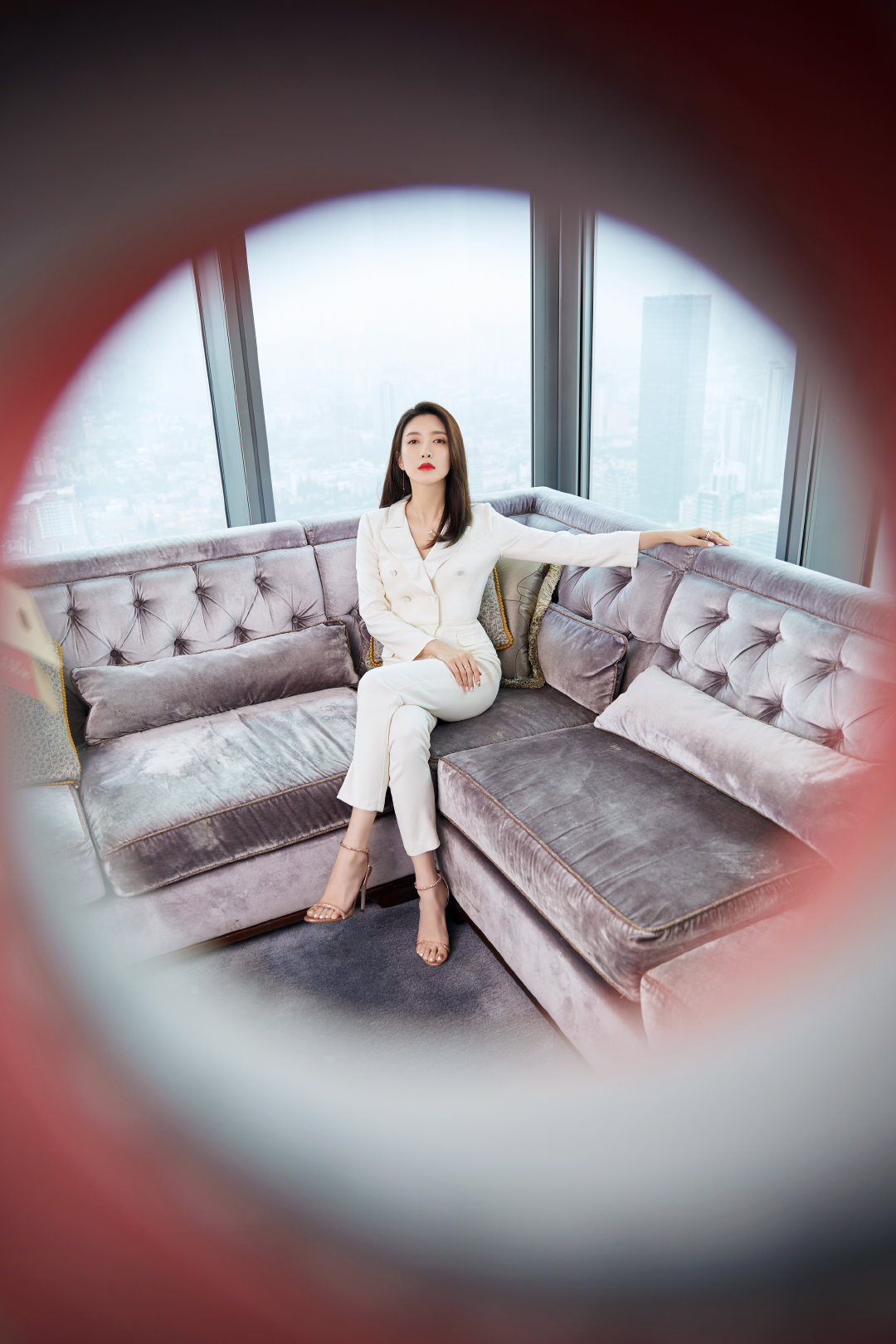 江疏影一字带高跟鞋造型合集