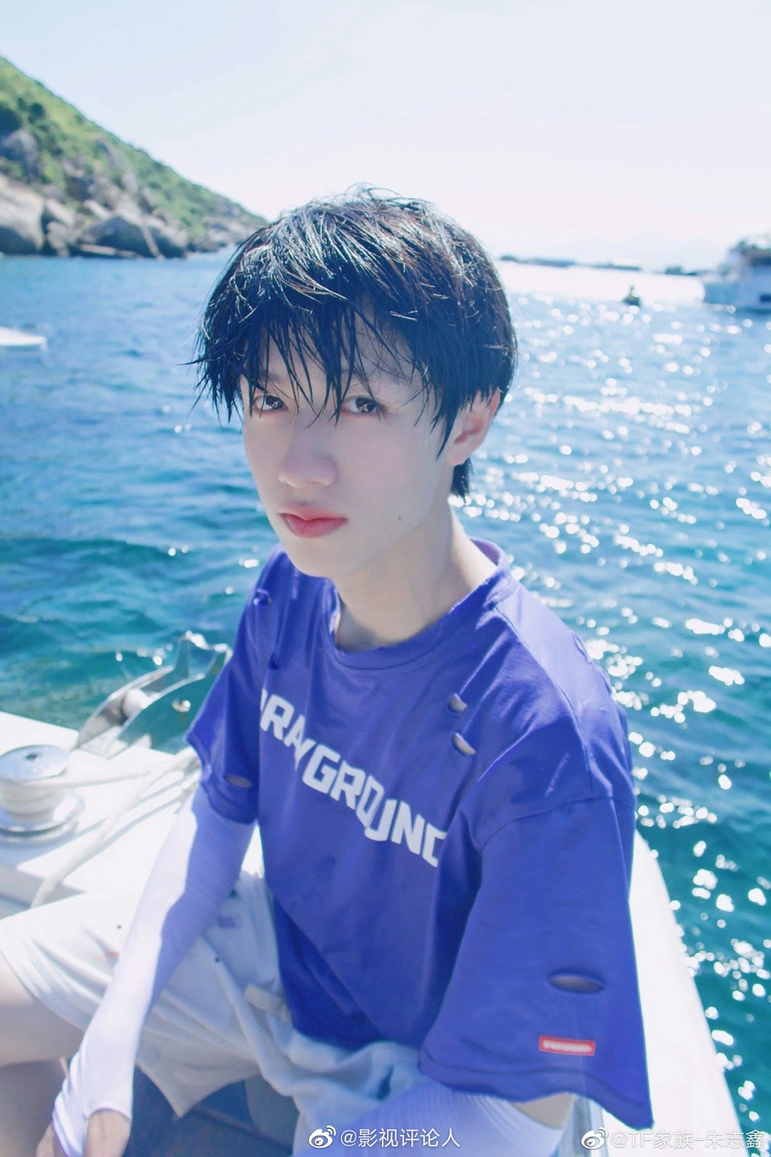 tf家族三代海边营业随拍 接收少年们的夏日碎片95 朱志鑫 张泽禹