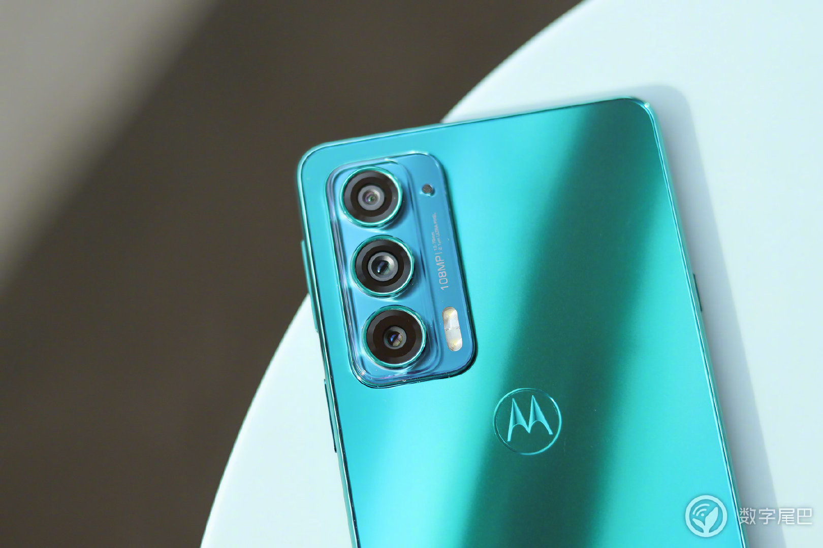 motorolaedge轻奢版最轻薄的5g智能手机