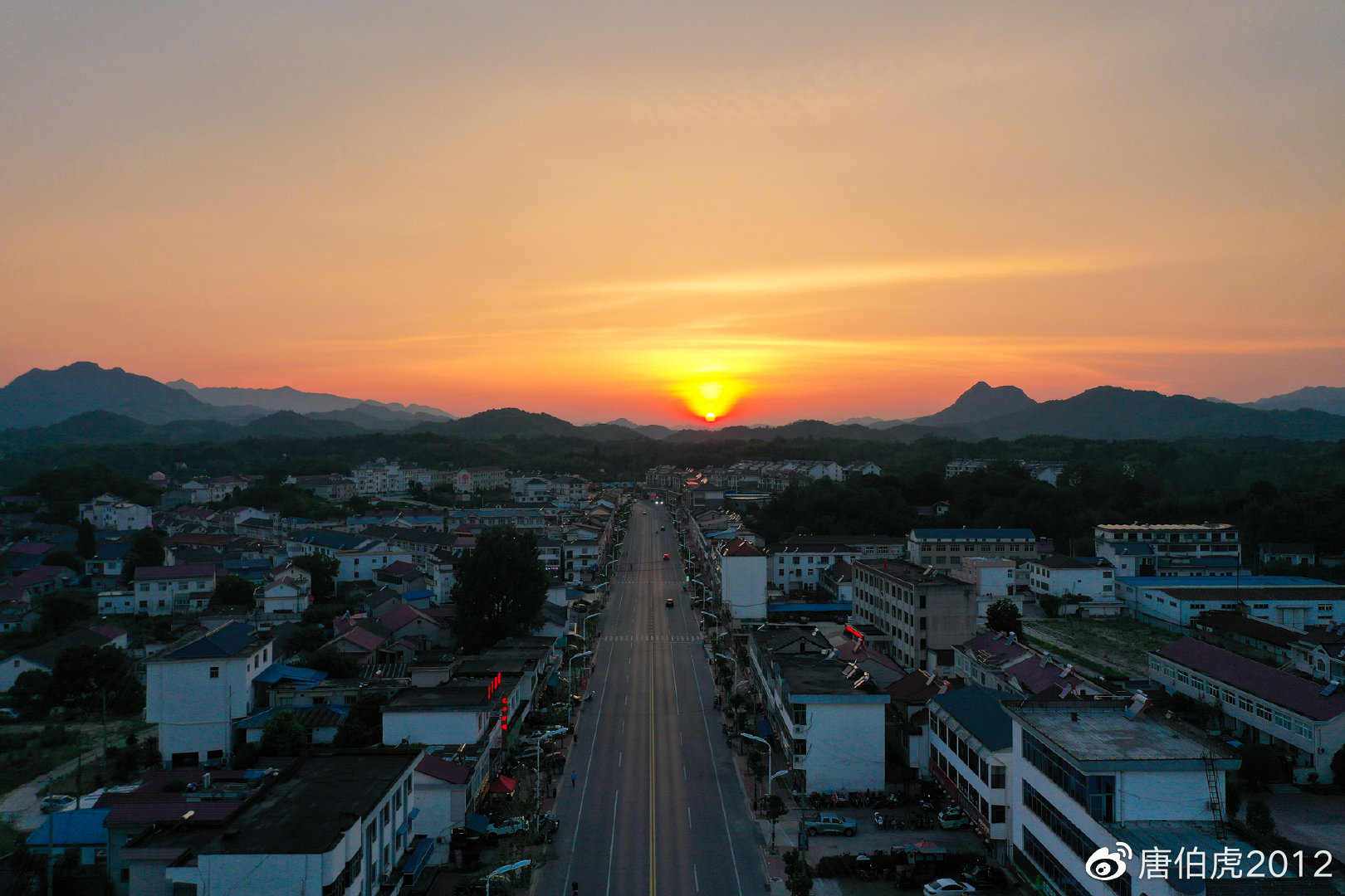 霍山黑石渡大桥睡美人山段
