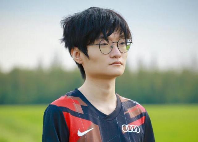 S12世界赛即将开始,LPL又有选手不务正业,沉迷大乱斗无法自拔休闲区蓝鸢梦想 - Www.slyday.coM S12世界赛即将开始,LPL又有选手不务正业,沉迷大乱斗无法自拔休闲区蓝鸢梦想 - Www.slyday.coM