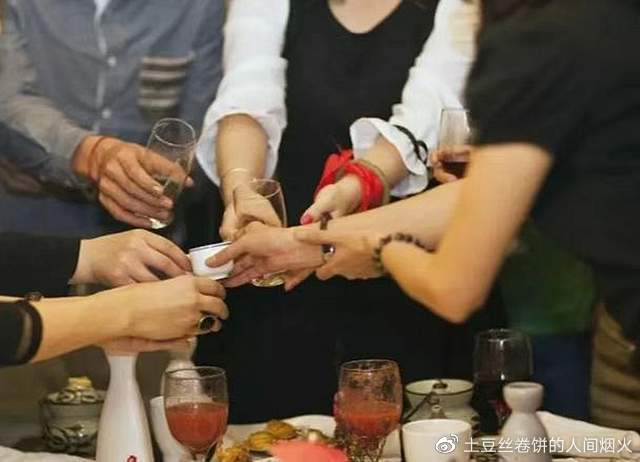 知道这三句好用的敬酒词吗?学会套用,就能应付很多酒局,来看看